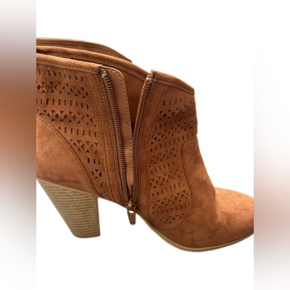 Nine West Suede Tan Ankle‎ Boots with Block Heel Size 9 - Picture 2 of 8